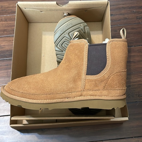 BNIB AUTHENTIC UGG boots size 6 - Picture 6 of 8